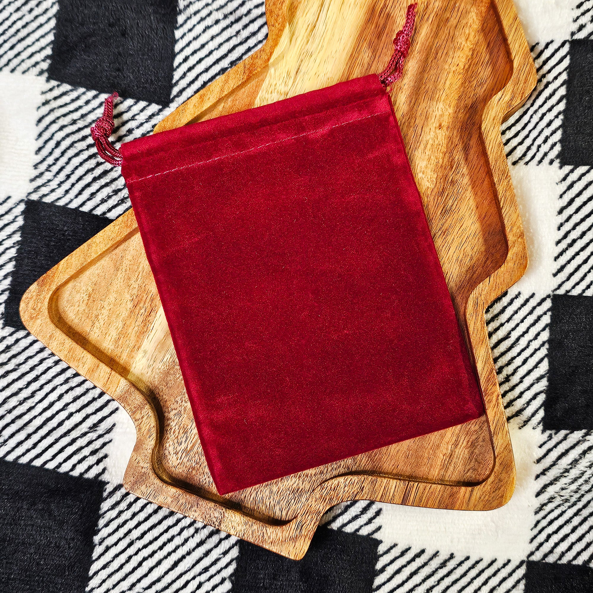 Ghostly Bookshelf Ornament